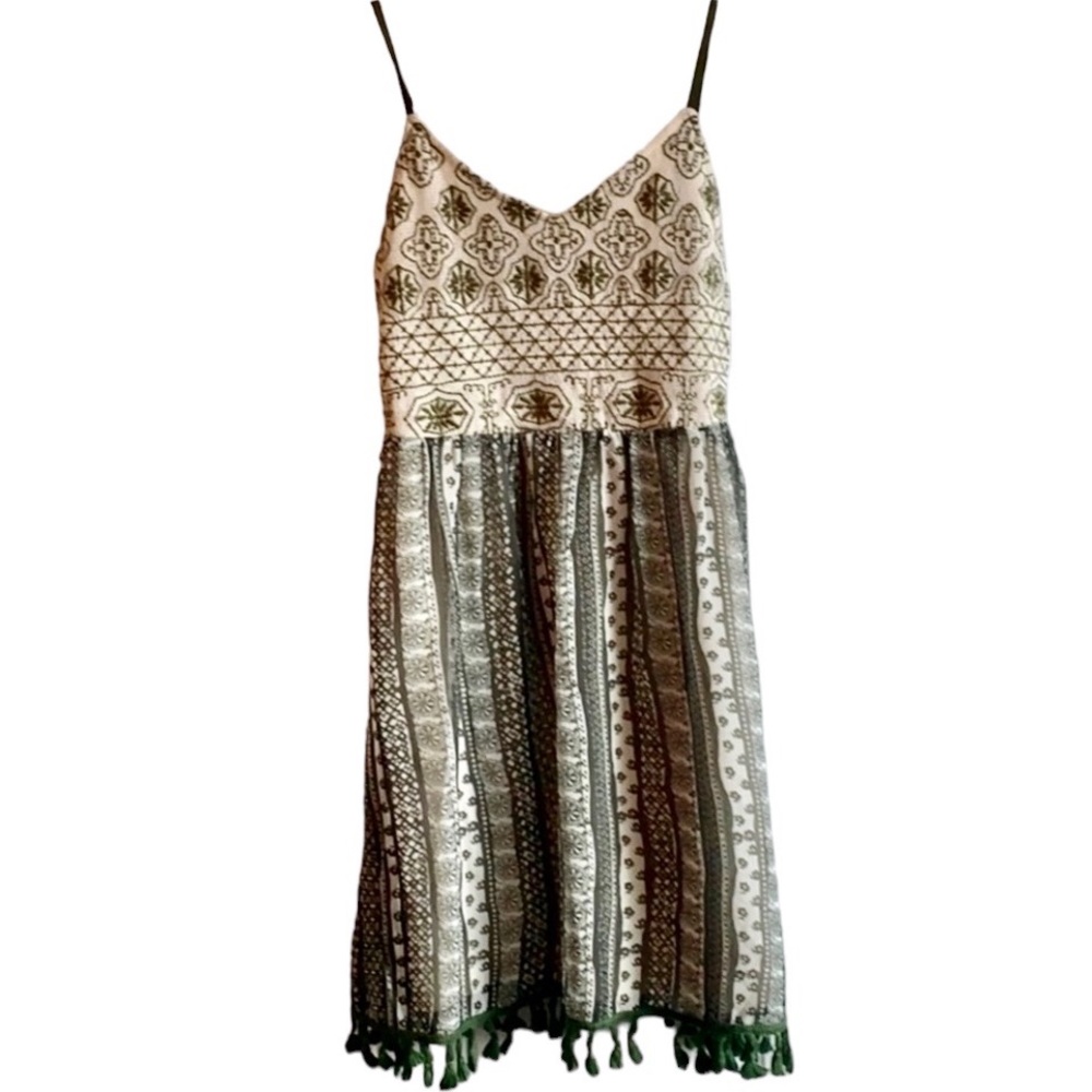 Adorable green and cream dress.